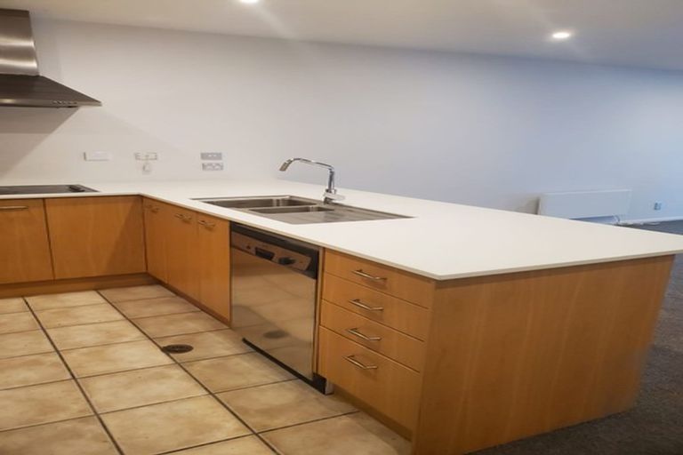 Photo of property in 5 Kent Terrace, Mount Victoria, Wellington, 6011