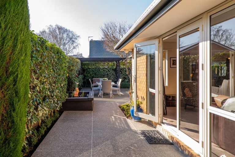 Photo of property in 2/281 Memorial Avenue, Burnside, Christchurch, 8053