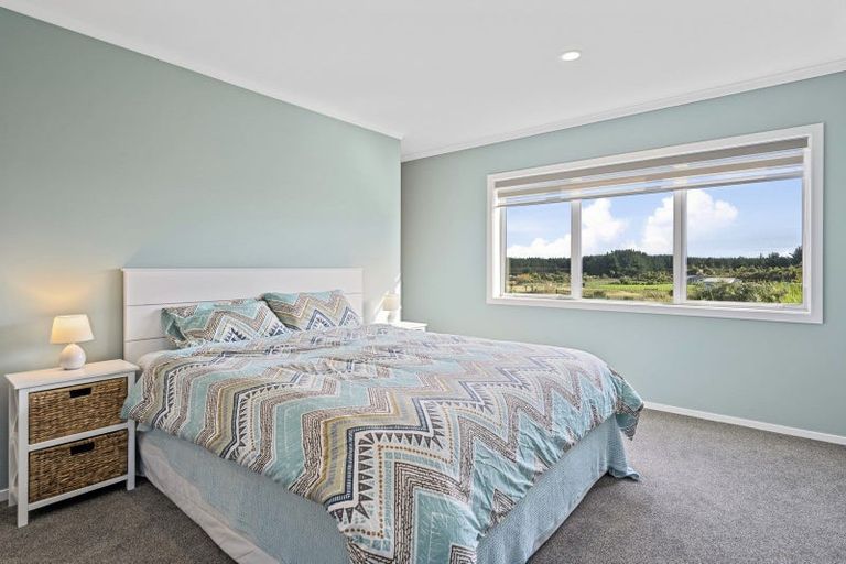 Photo of property in 5 Te Ariki Drive, Waitarere, Levin, 5510