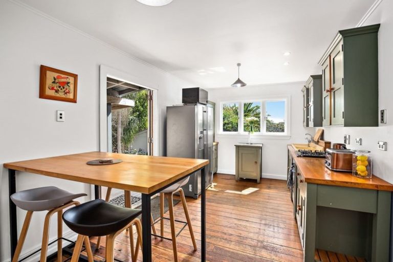 Photo of property in 12 Onewhero Road, Kaukapakapa, Warkworth, 0984