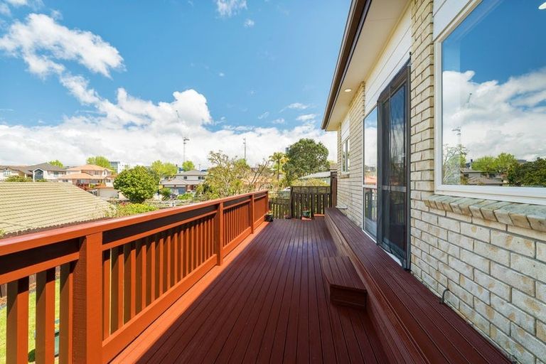 Photo of property in 25c Buscomb Avenue, Henderson, Auckland, 0610
