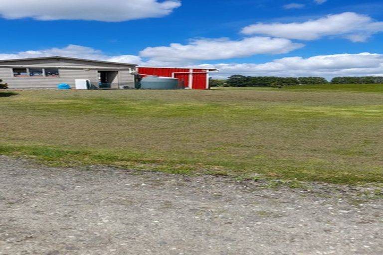 Photo of property in 341 Gallie Road, Matakohe, 0594