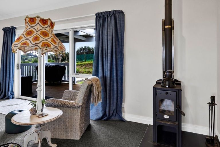 Photo of property in 43a Rawhitiroa Road, Eltham, 4398