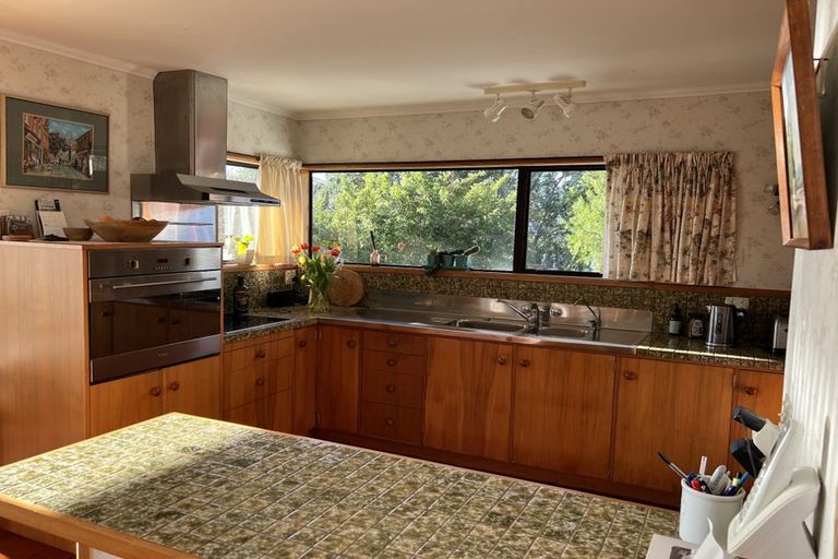 Photo of property in 4 Rae Road, Campbells Bay, Auckland, 0620