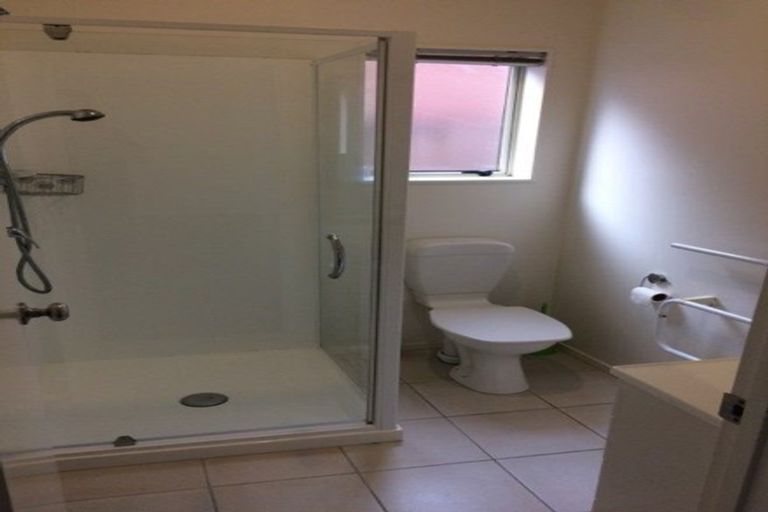 Photo of property in 20 Brashier Circle, Sunnyvale, Auckland, 0612