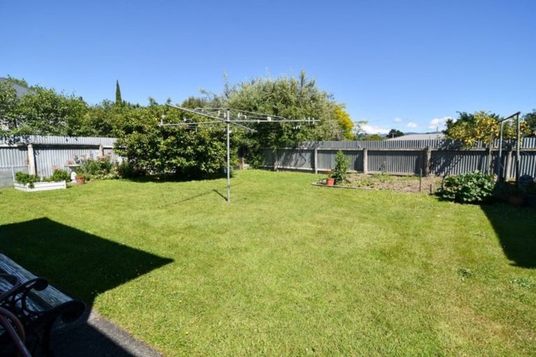 Photo of property in 10-12 Mckenzie Terrace, Carterton, 5713