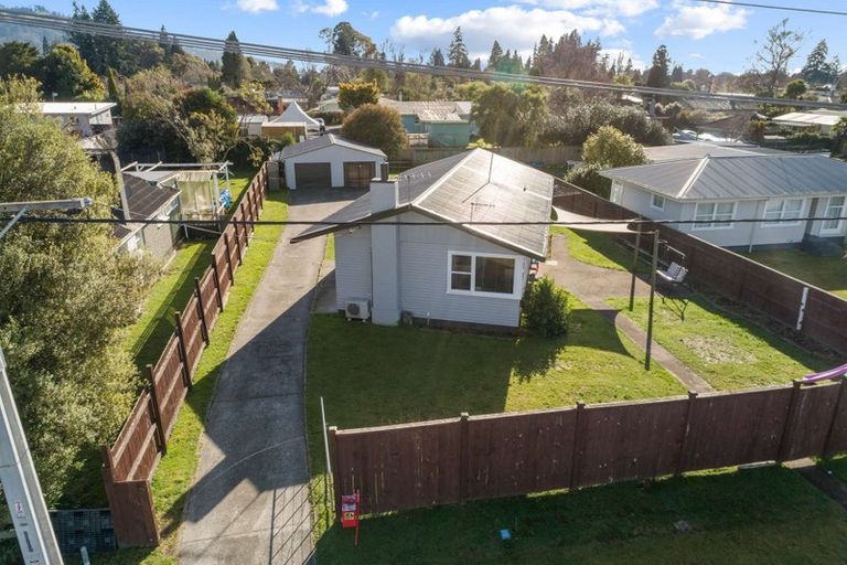 Photo of property in 37 Corlett Street, Utuhina, Rotorua, 3015