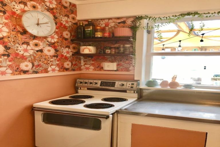 Photo of property in 16 Chrystal Street, Foxton Beach, Foxton, 4815