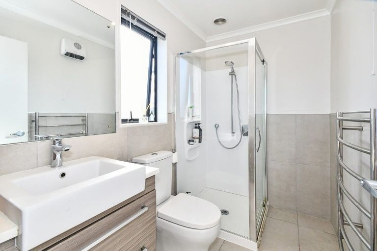 Photo of property in 2 Kamana Road, Flat Bush, Auckland, 2019