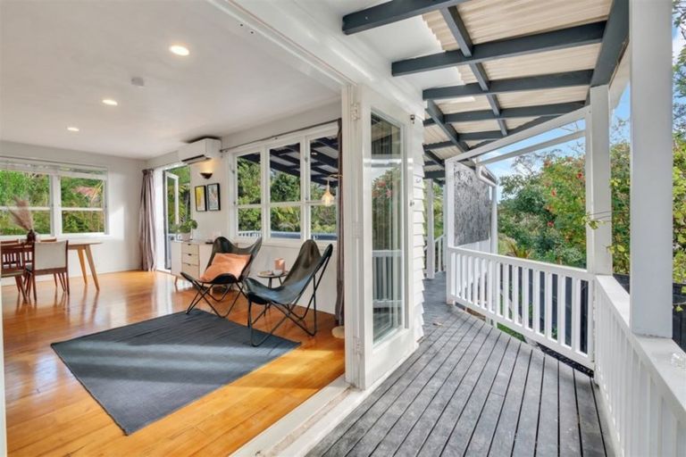 Photo of property in 48 Sylvan Crescent, Te Atatu South, Auckland, 0610