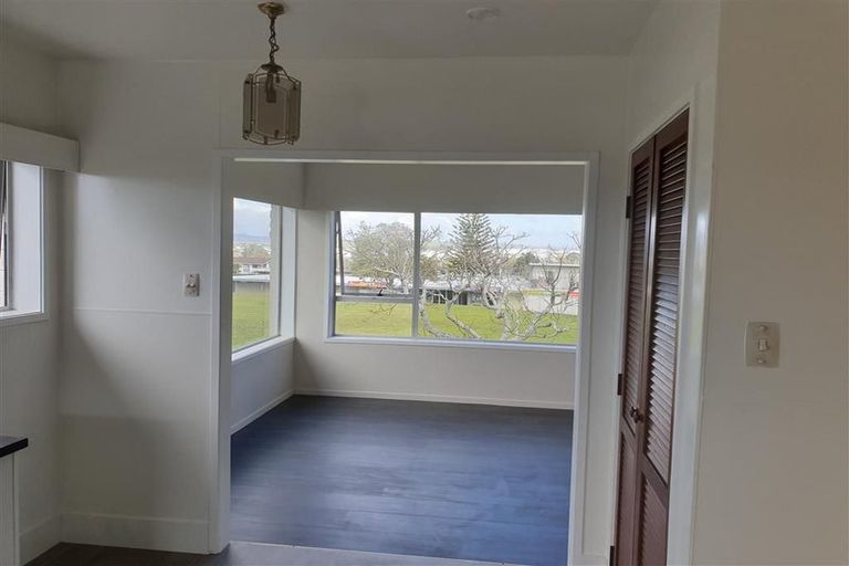 Photo of property in 86 Gossamer Drive, Pakuranga Heights, Auckland, 2010