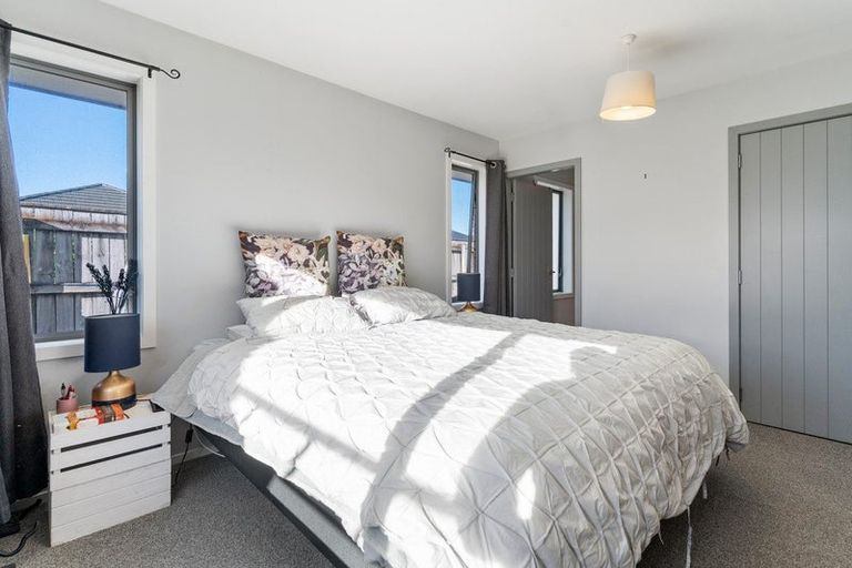 Photo of property in 6 Austin Reid Avenue, Carterton, 5713