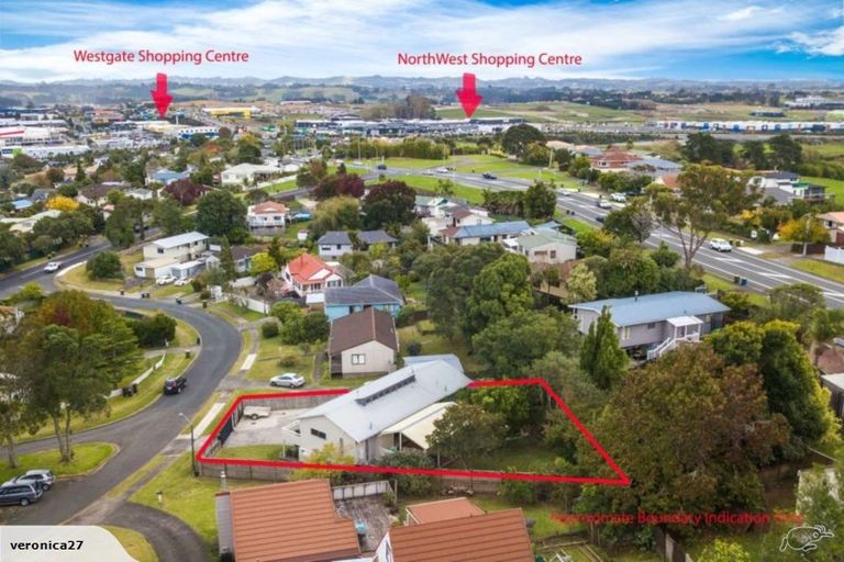Photo of property in 14 Woodhouse Place, West Harbour, Auckland, 0618