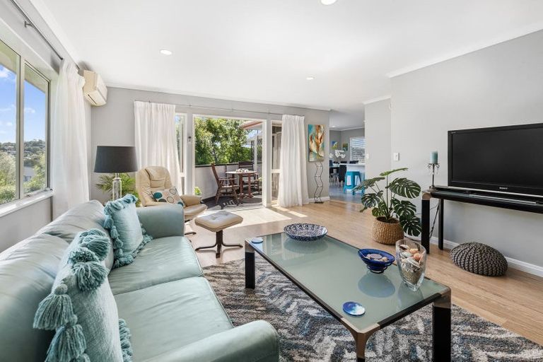 Photo of property in 2/13 Arran Road, Browns Bay, Auckland, 0630