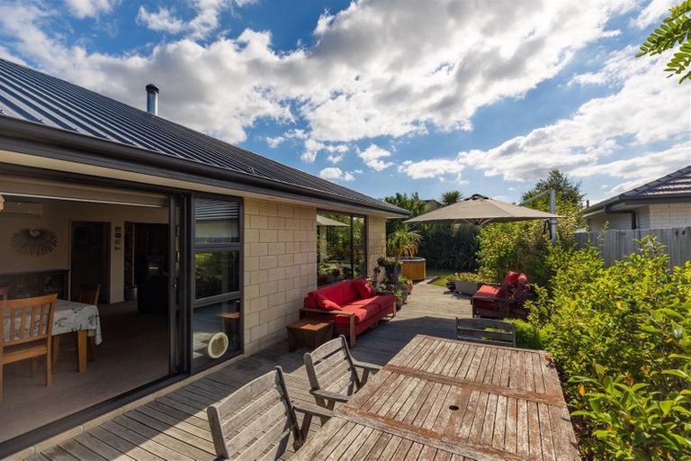 Photo of property in 4 Cordelia Lane, Heathcote Valley, Christchurch, 8022