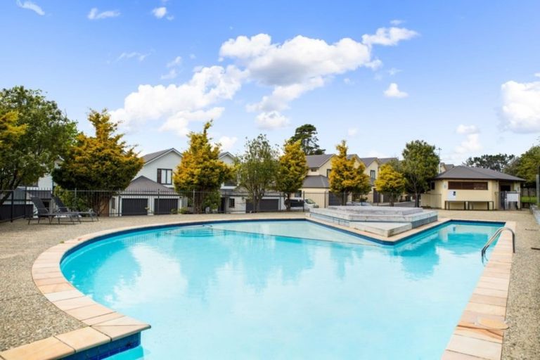 Photo of property in 12/11 The Avenue, Albany, Auckland, 0632