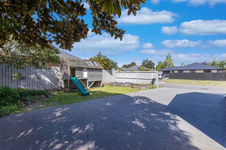 Photo of property in 28 Waitikiri Drive, Parklands, Christchurch, 8083