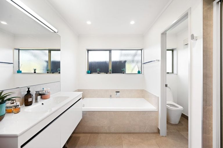 Photo of property in 56 Ashley Street, St Andrews, Hamilton, 3200