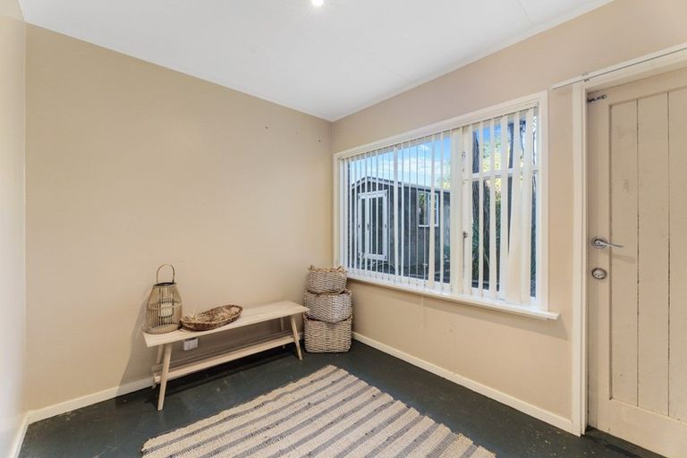 Photo of property in 18 Island View Terrace, Waikanae Beach, Waikanae, 5036
