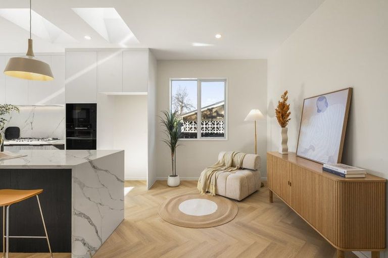 Photo of property in 8 Creamer Avenue, Belmont, Auckland, 0622