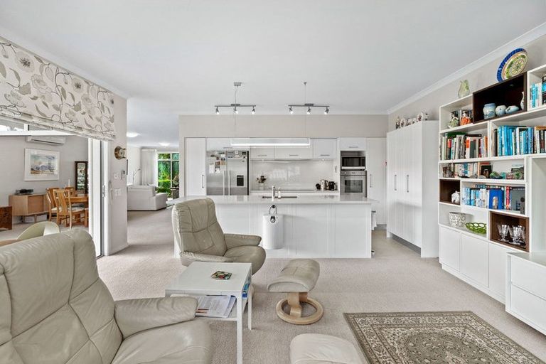 Photo of property in 61 Panorama Heights, Orewa, 0931