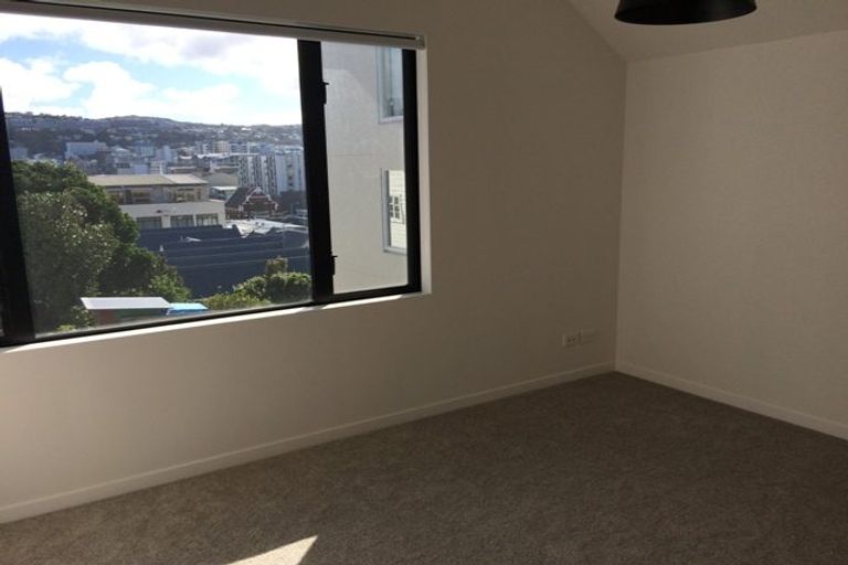 Photo of property in 76 Brougham Street, Mount Victoria, Wellington, 6011