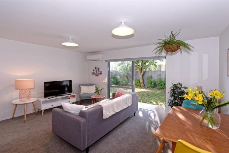 Photo of property in 3/77 Geraldine Street, Edgeware, Christchurch, 8013