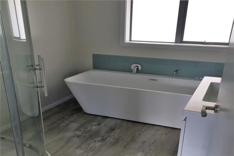 Photo of property in 165b Stokes Valley Road, Stokes Valley, Lower Hutt, 5019