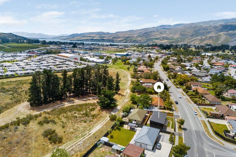 Photo of property in 142 Waenga Drive, Cromwell, 9310