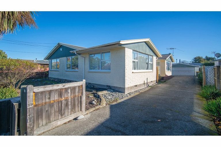 Photo of property in 27 Dunster Street, Burnside, Christchurch, 8053