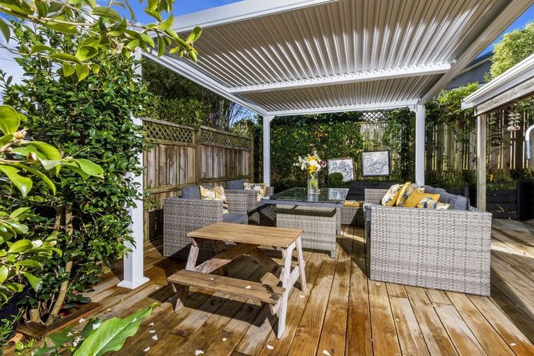 Photo of property in 31a Rewi Street, Torbay, Auckland, 0630