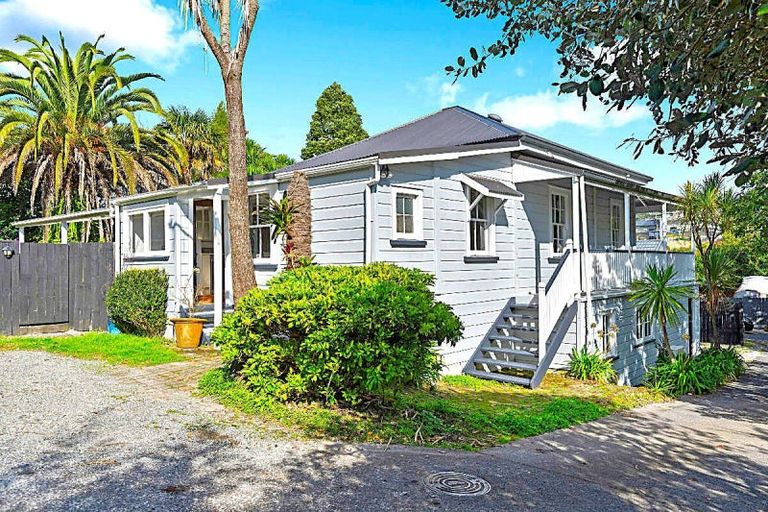 Photo of property in 40 Candia Road, Swanson, Auckland, 0614