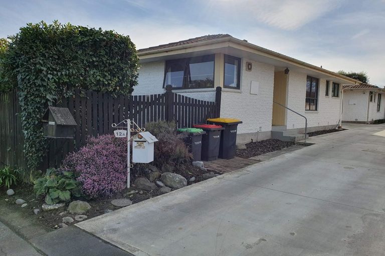 Photo of property in 2/12 Camrose Place, Ilam, Christchurch, 8041