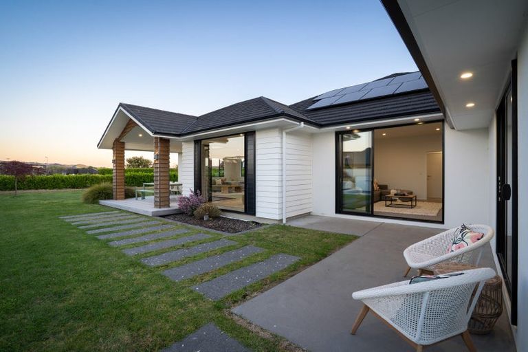 Photo of property in 2 Moemoea Place, Cambridge, 3434