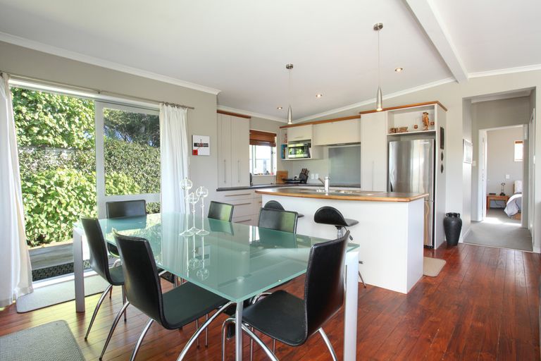 Photo of property in 15 Bay View Road, Raglan, 3225