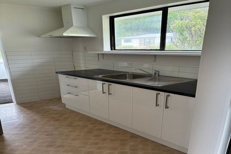 Photo of property in 27 Invercargill Drive, Kelson, Lower Hutt, 5010