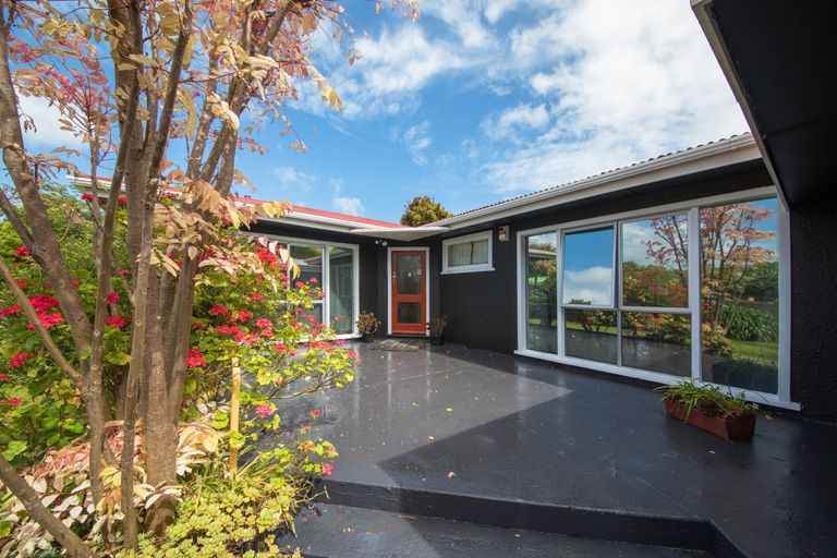 Photo of property in 23 Featherston Street, Takaro, Palmerston North, 4412