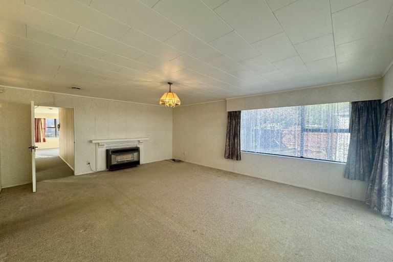 Photo of property in 18 Barton Road, Heretaunga, Upper Hutt, 5018