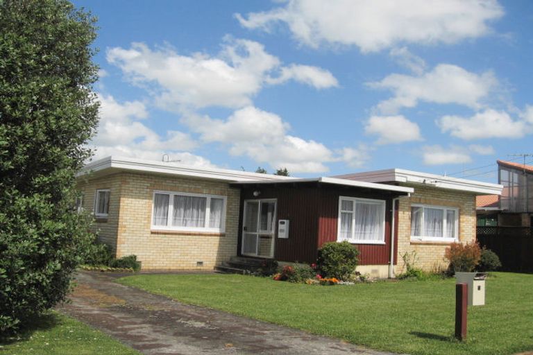 Photo of property in 5 Alexander Avenue, Papatoetoe, Auckland, 2025