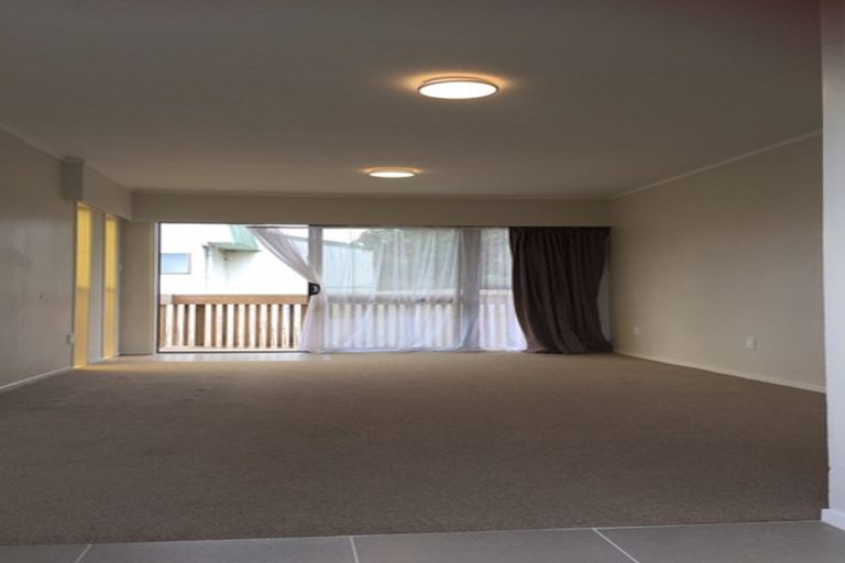 Photo of property in 2/282 Pakuranga Road, Pakuranga Heights, Auckland, 2010