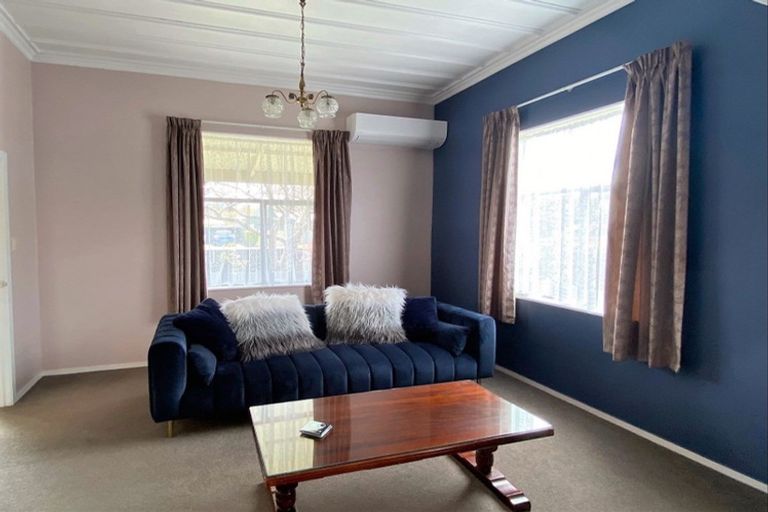 Photo of property in 34 Tennyson Street, Dannevirke, 4930