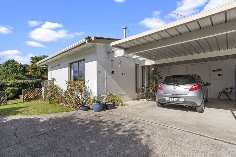 Photo of property in 1/1 Oaktree Avenue, Browns Bay, Auckland, 0630
