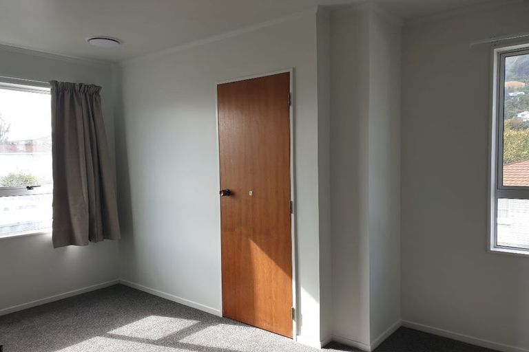 Photo of property in 6d Flock Grove, Fairfield, Lower Hutt, 5011