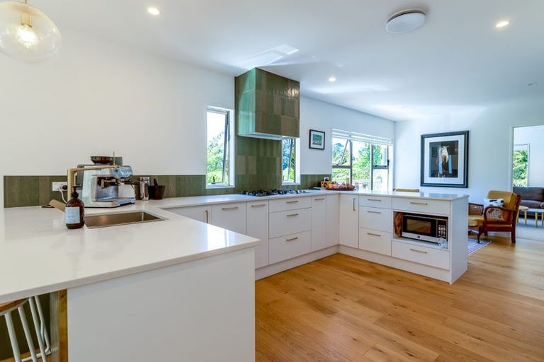 Photo of property in 46 Huia Road, Titirangi, Auckland, 0604