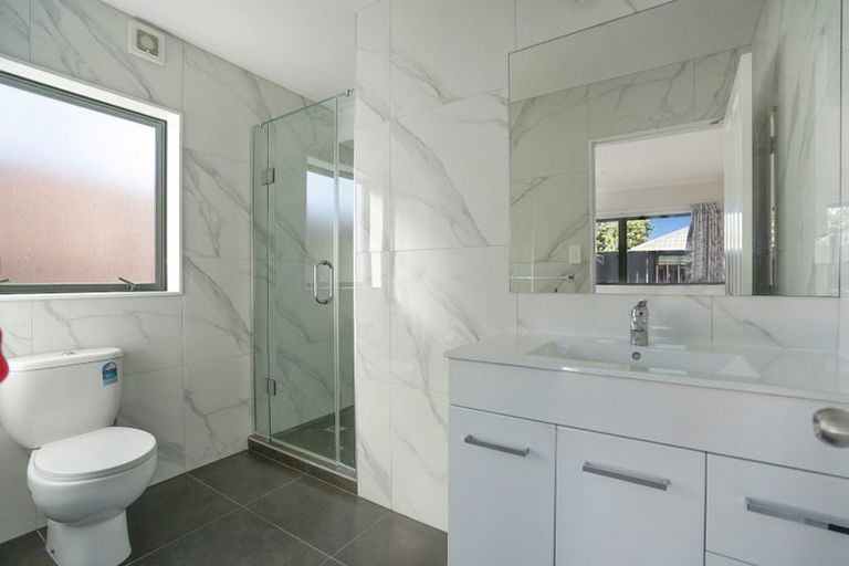Photo of property in 112a Longford Park Drive, Takanini, 2112