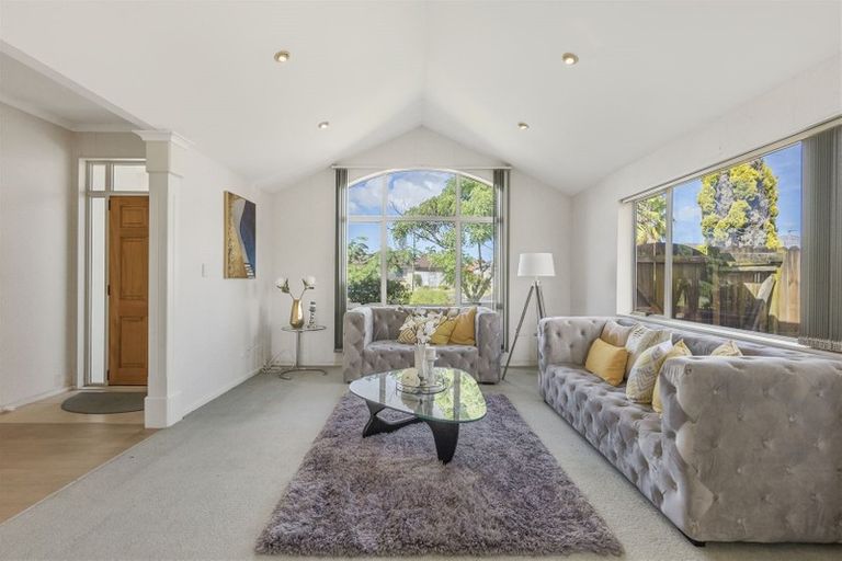 Photo of property in 5 Brosna Place, East Tamaki, Auckland, 2016