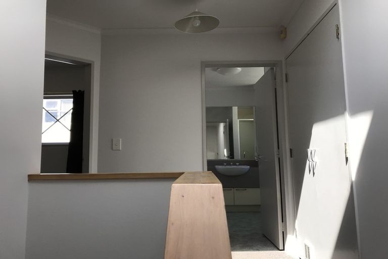 Photo of property in 12b Roxburgh Street, Mount Victoria, Wellington, 6011