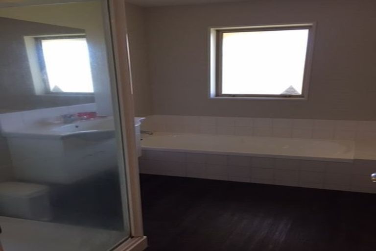 Photo of property in 2 Okuku Place, Hei Hei, Christchurch, 8042