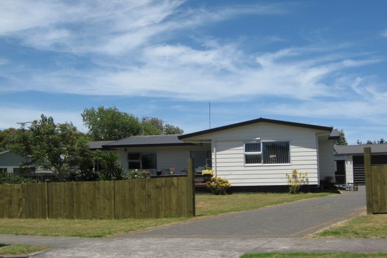 Photo of property in 24 Seaway Road, Clarks Beach, 2122