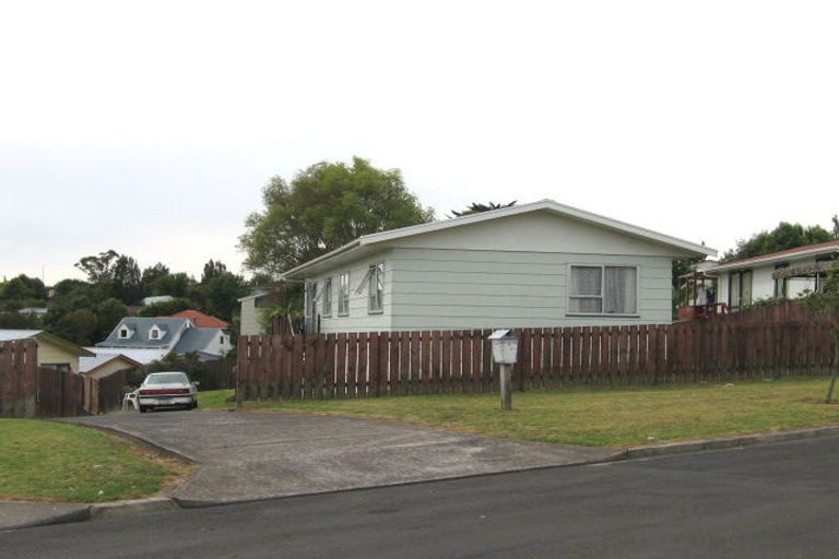 Photo of property in 5 Flaunty Place, West Harbour, Auckland, 0618